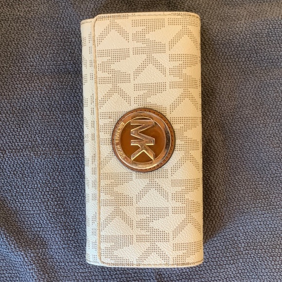 Michael kors wallet